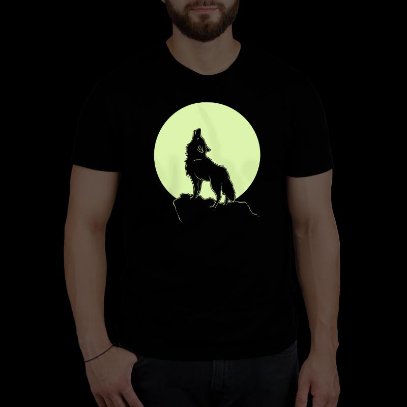 Howl at the Moon TeeTurtle t-shirt.